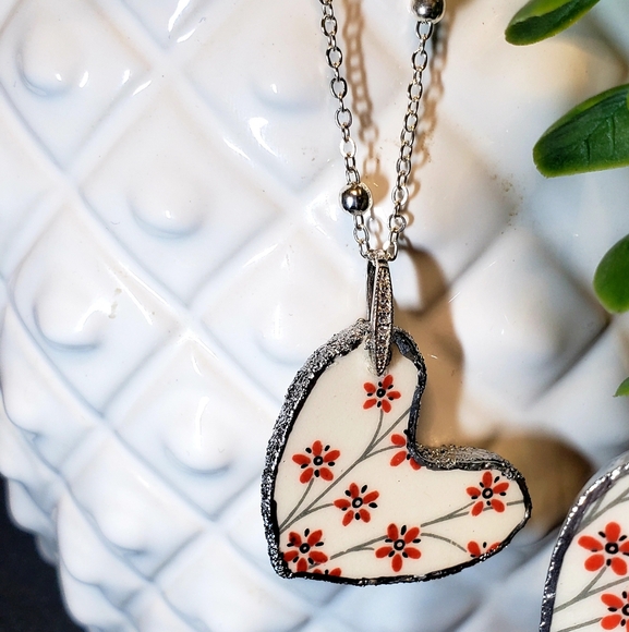 Necklaces - Picture 3 of 7